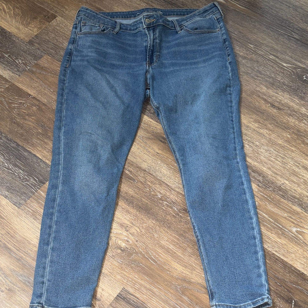 Old Navy Women's Jeans mid rise 16
